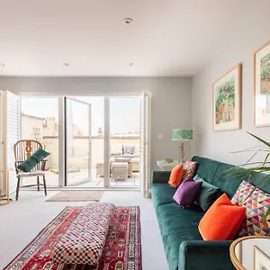 no-10-apartment-cheltenham.tophotelsbath.com/