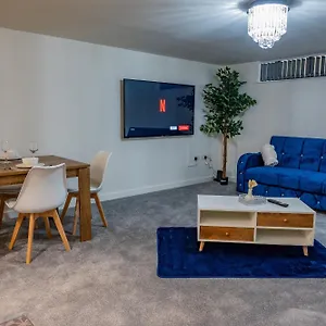  Apartment Basement Bliss Hideaway