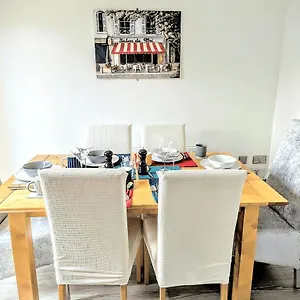3-bed-home-in-peaceful-village.hotels-newcastle-upon-tyne.com/